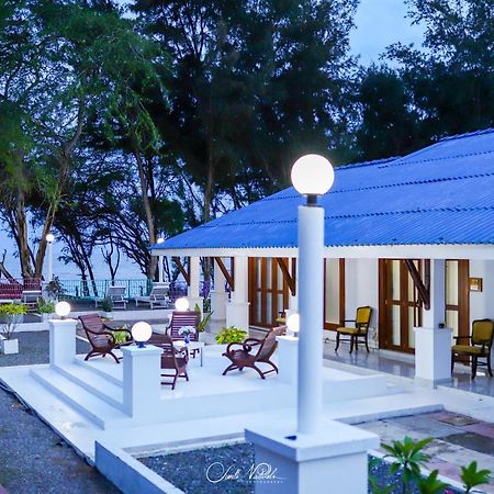 Ceylonta Beach Resort And Spa 함반토타 외부 사진
