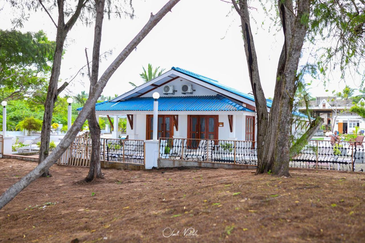 Ceylonta Beach Resort And Spa 함반토타 외부 사진
