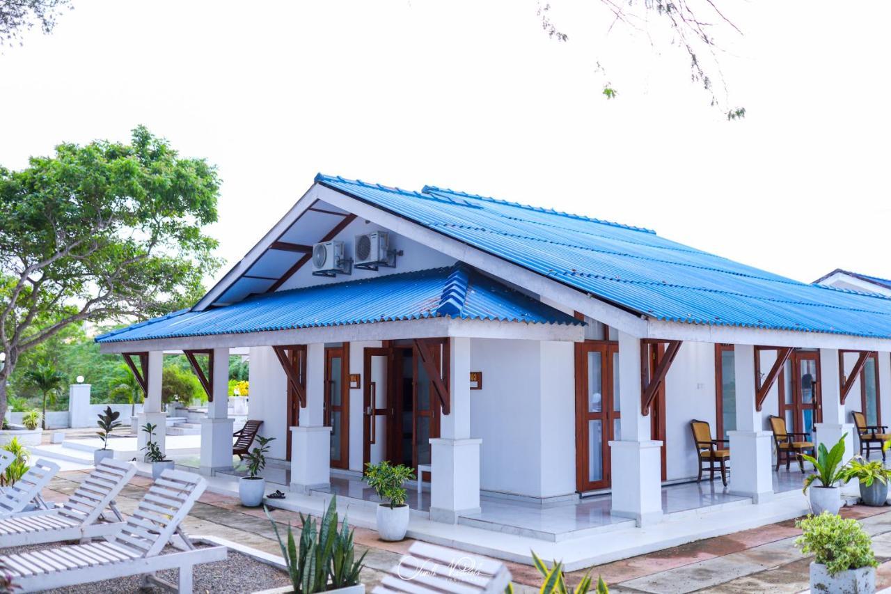 Ceylonta Beach Resort And Spa 함반토타 외부 사진