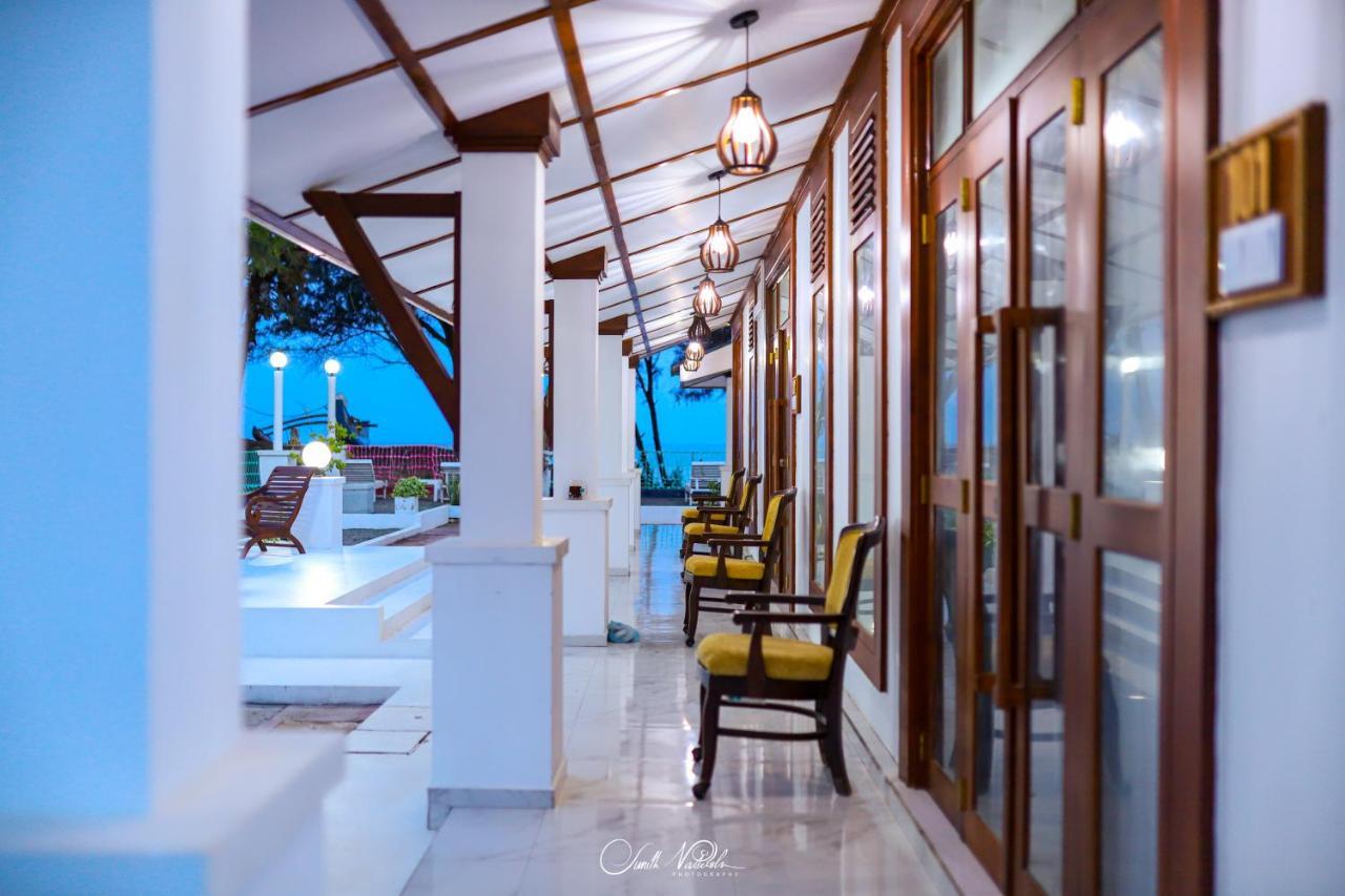 Ceylonta Beach Resort And Spa 함반토타 외부 사진