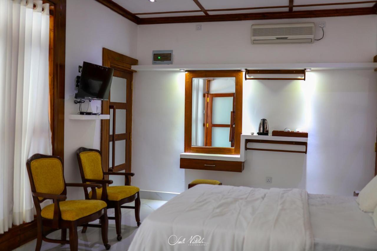 Ceylonta Beach Resort And Spa 함반토타 외부 사진