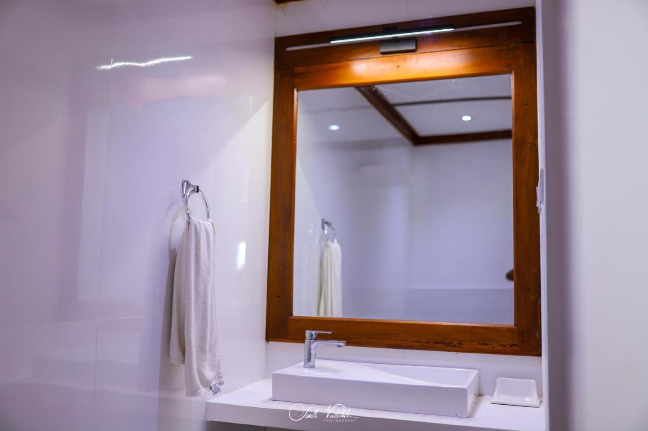 Ceylonta Beach Resort And Spa 함반토타 외부 사진