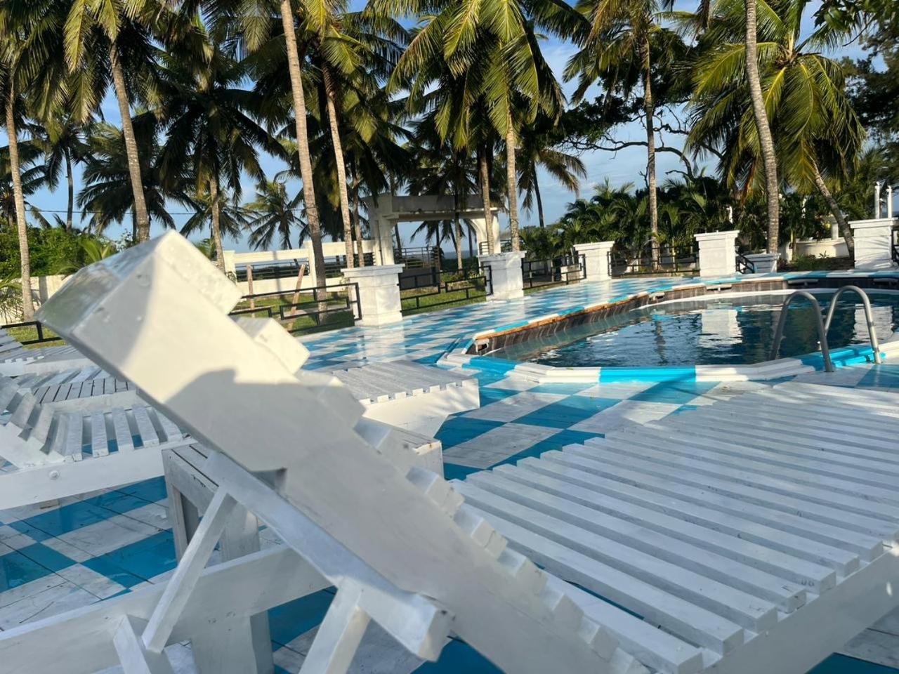 Ceylonta Beach Resort And Spa 함반토타 외부 사진